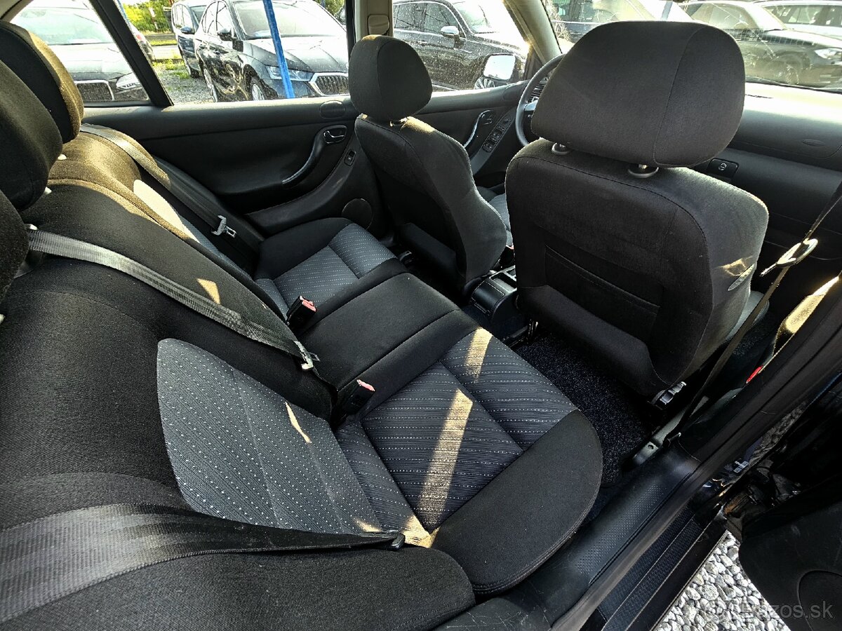 Seat Leon 1.8 Turbo Top Sport Rezervované - 17