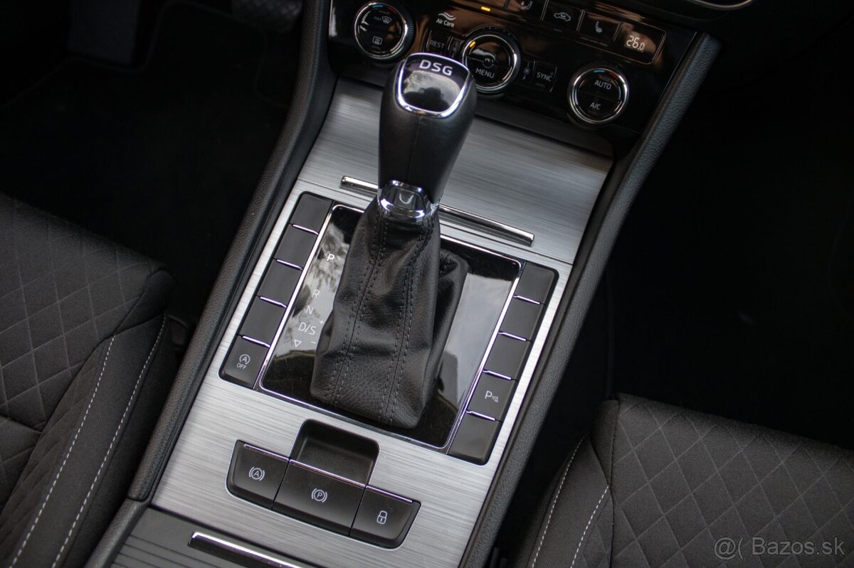 Škoda Superb Combi 2.0 TDI DSG - 17