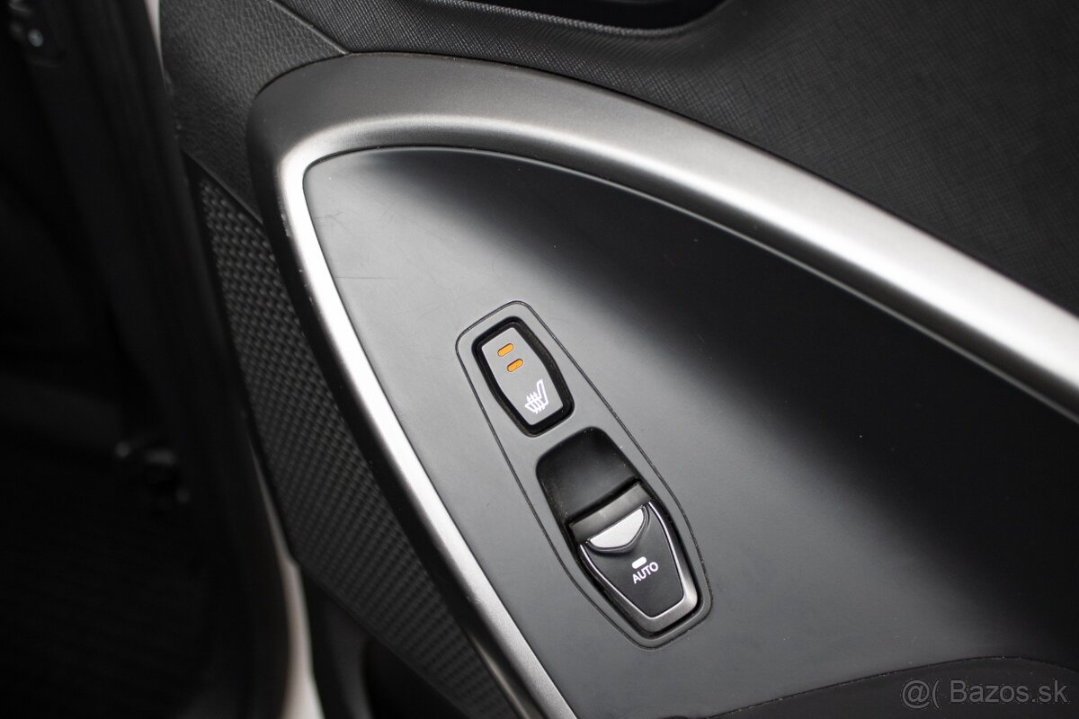 Santa Fe 4x4 AT6 145kW Panoráma - 17