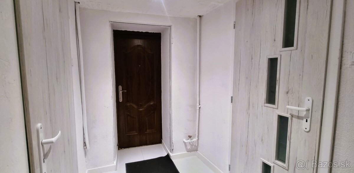 Prenájom 2-podlažný RD so záhradou, Krompachy,ul.SNP - 17