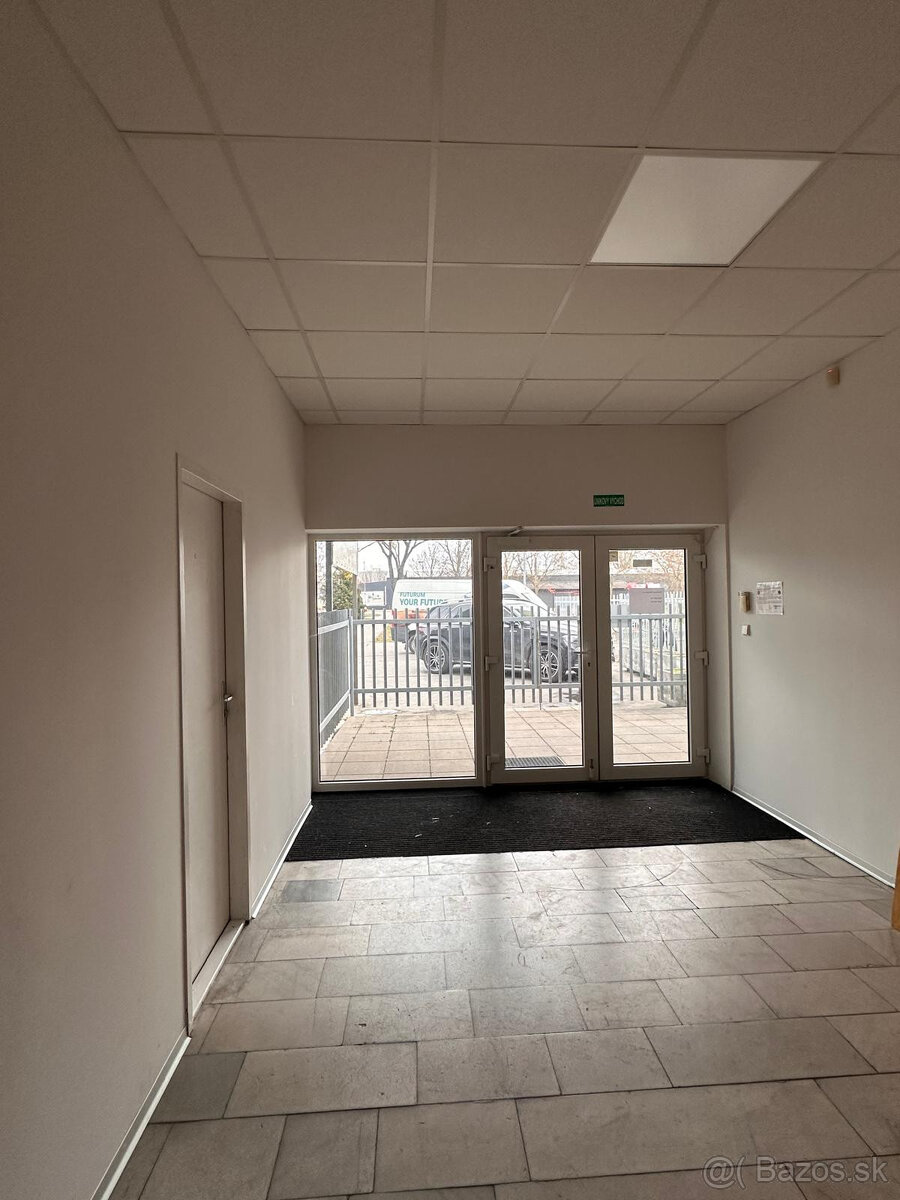 Polyfunkčná budova Petržalka - 17