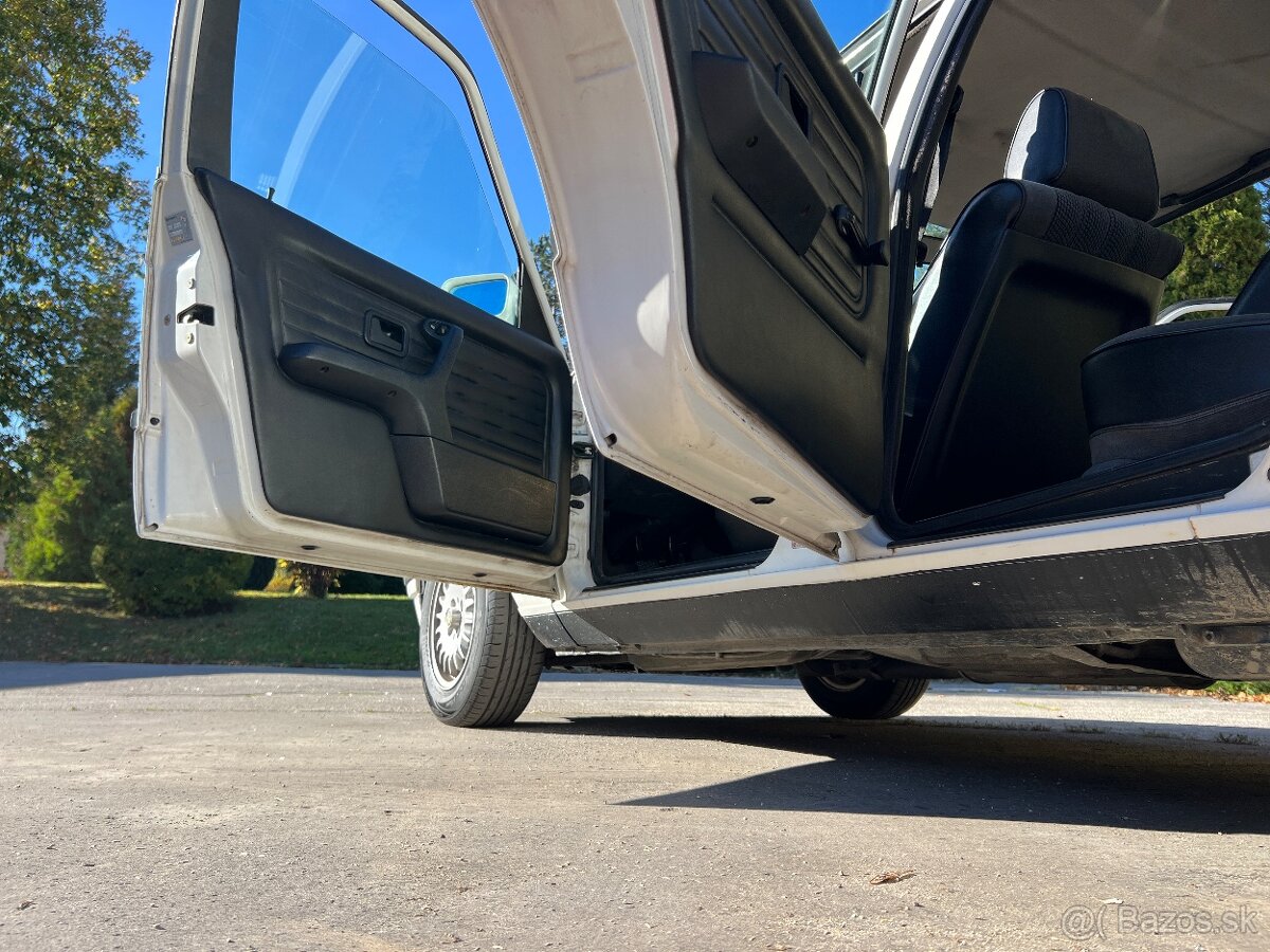 BMW E30 Touring 318i (1990) – Alpinweiss – originálny stav - 17