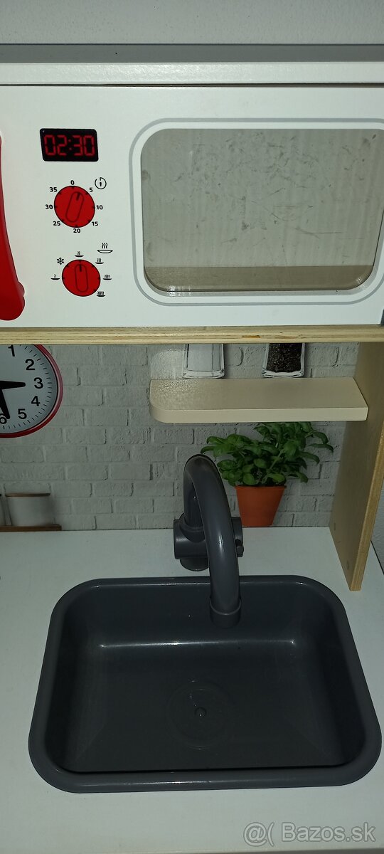 Kuchyna s prislusenstvom - 17