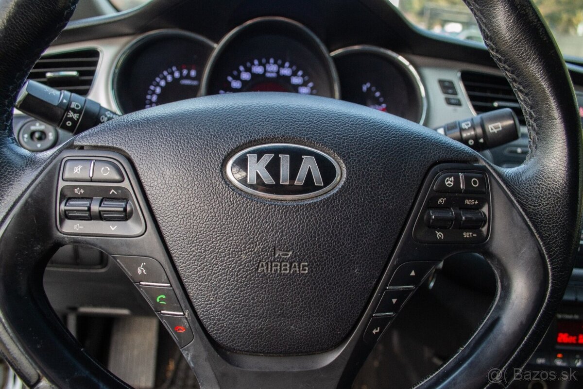 Kia Ceed SW 1.6 GDI - 17
