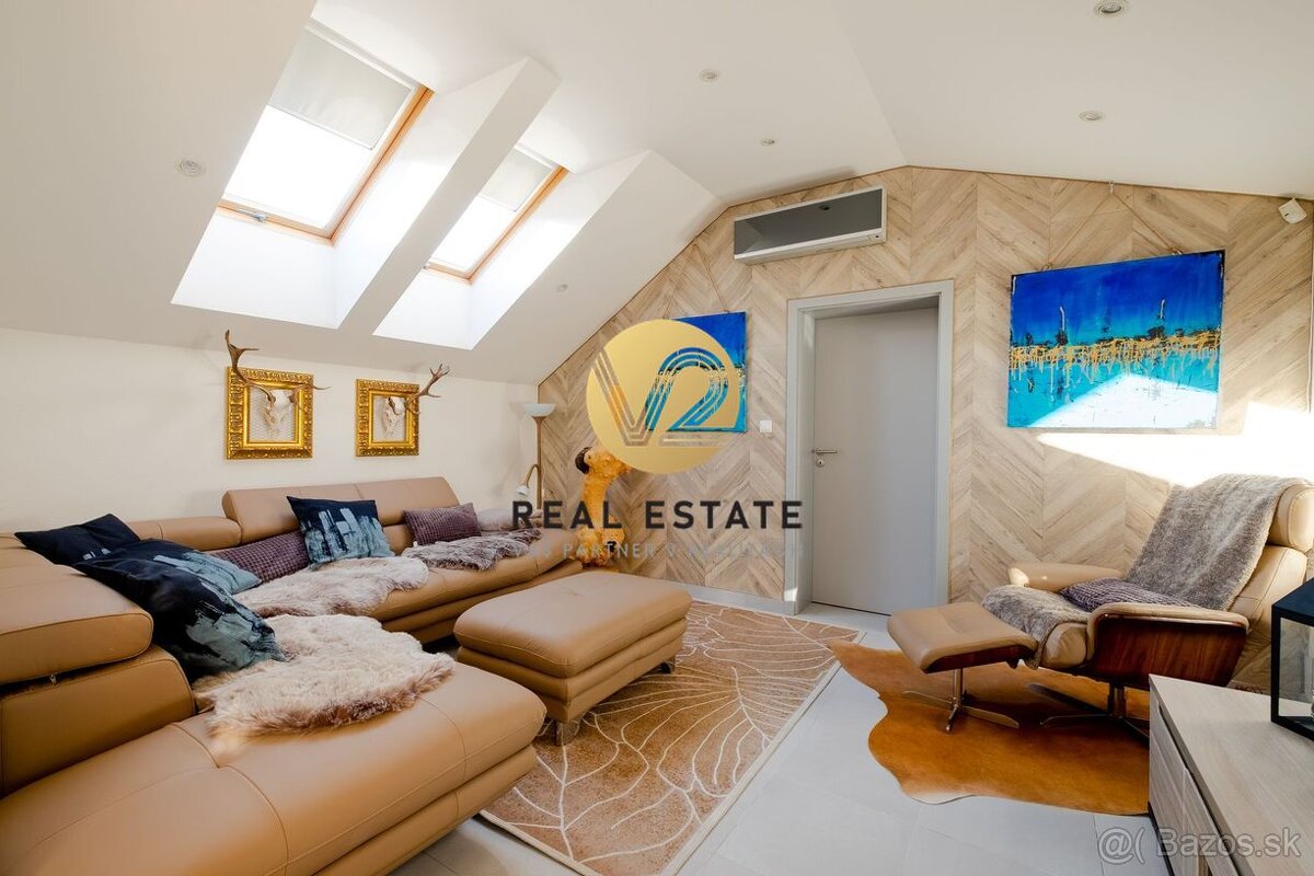 Na PREDAJ Dom v Centre mesta Nitra na bývanie aj s kancelári - 17