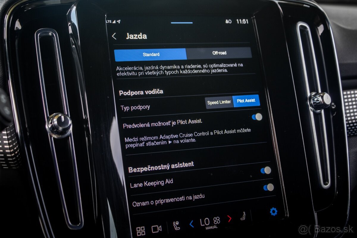 Volvo XC40 P8 TwinMotor AWD 300kw / odpočet DPH - 17