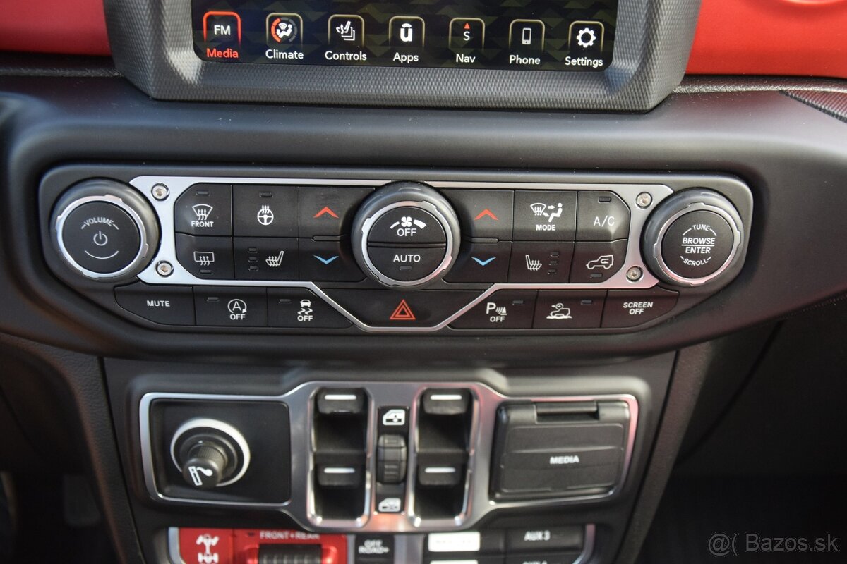 Jeep Wrangler 2.0T 200 kw Rubicon - odpočet DPH - 17