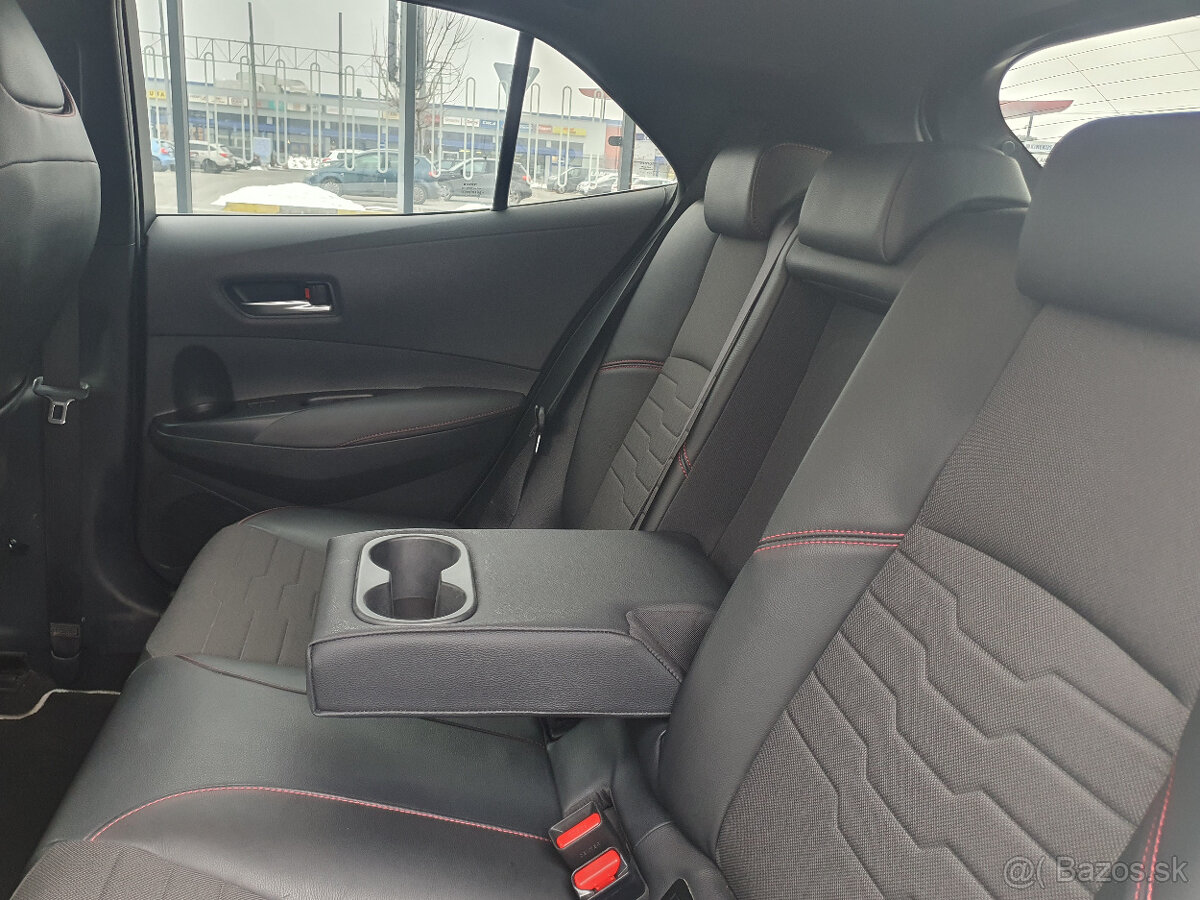 Predám Toyota Corolla 1.8 Hybrid e-CVT Selection - 17