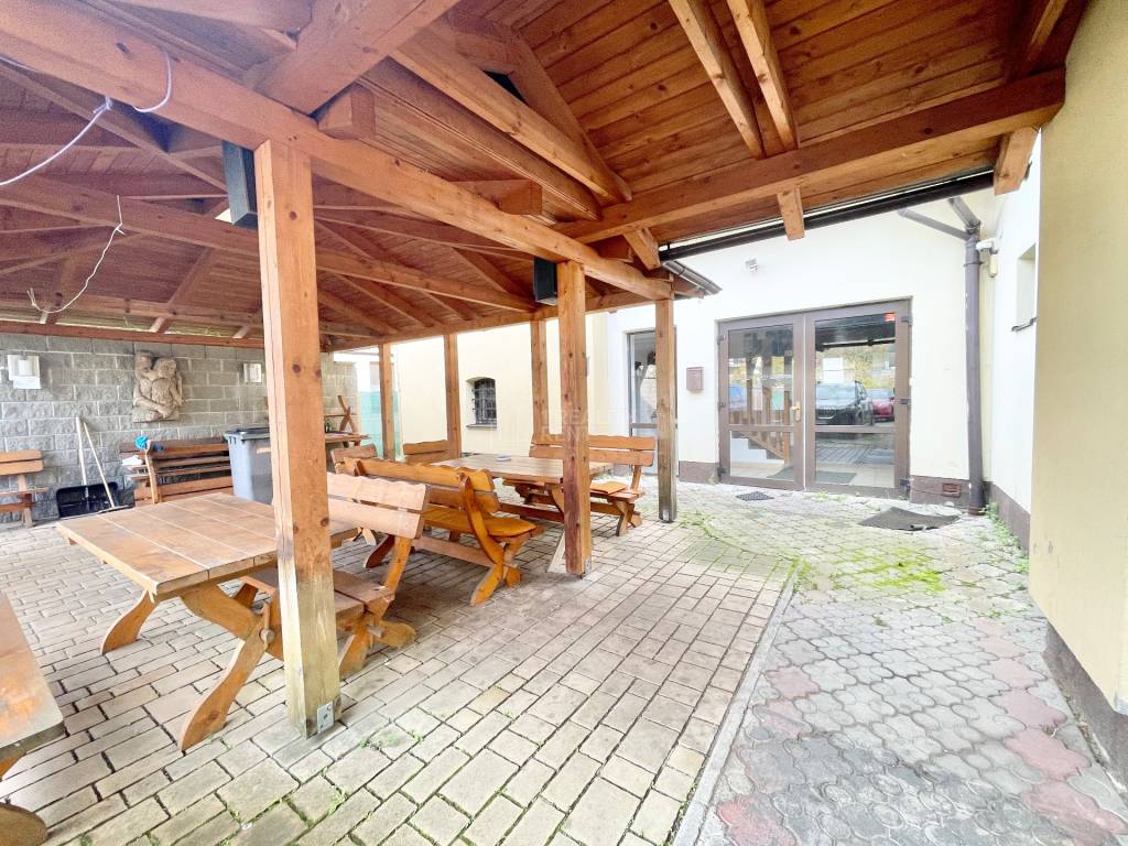 Na predaj penzión v centre KNM (MO) - 17