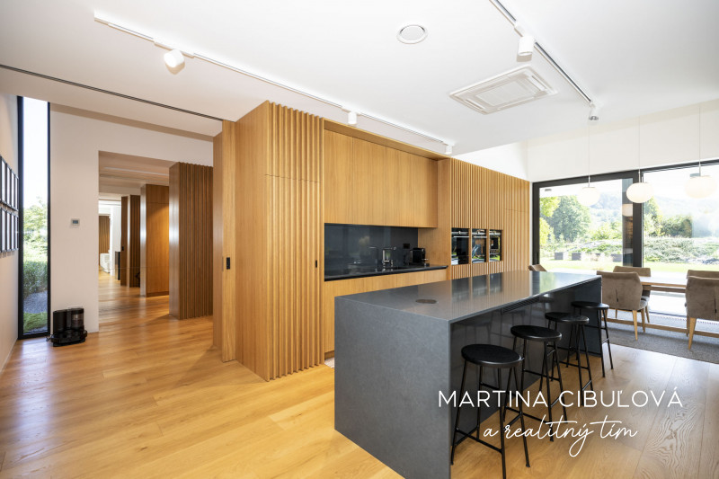 Lukratívny rodinný dom v Hornej Mičinej je na predaj - 17