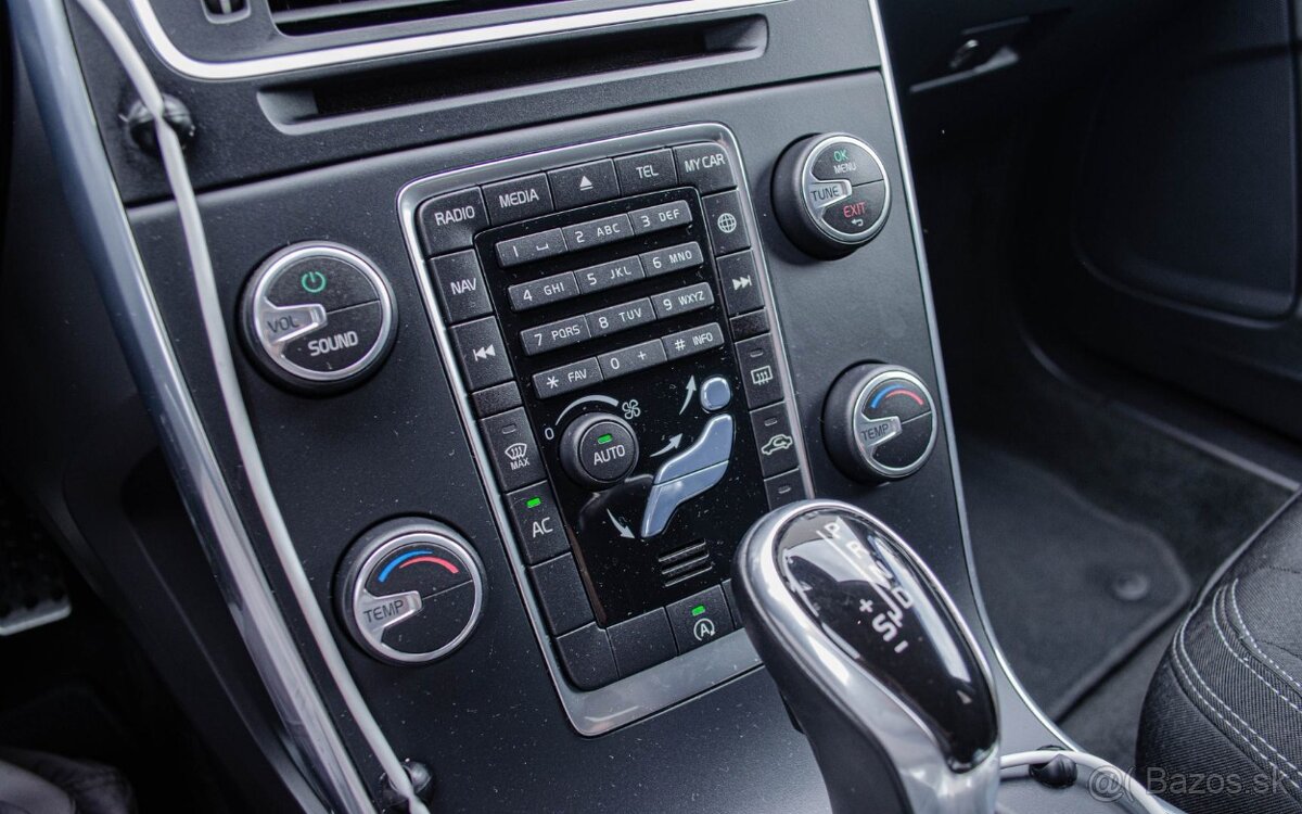 Volvo V60 D4 AT8 Webasto - 17