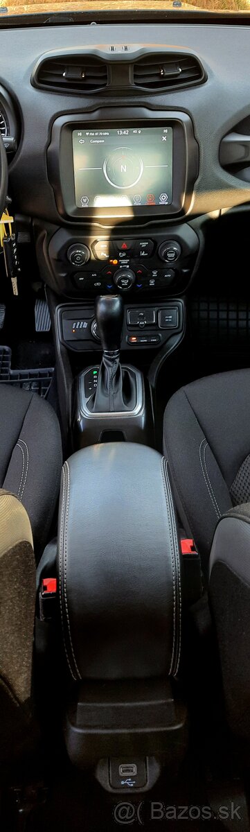 Predám Jeep Renegade 1.3 Turbo PHEV Limited - 17