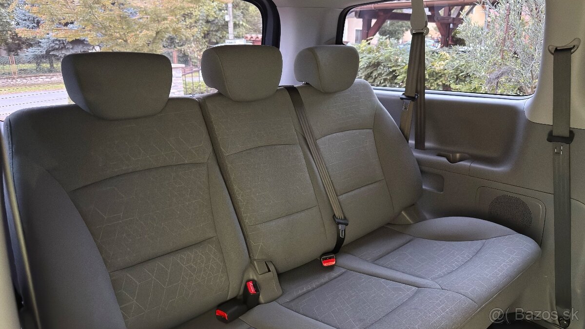 Hyundai H1 H-1 2.5 CRDi VGT E6 Tour A/T - 17