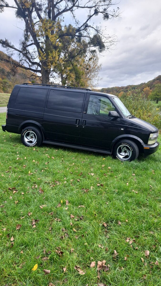 Predam jedinecny Chevrolet Astro 4x4 - 17