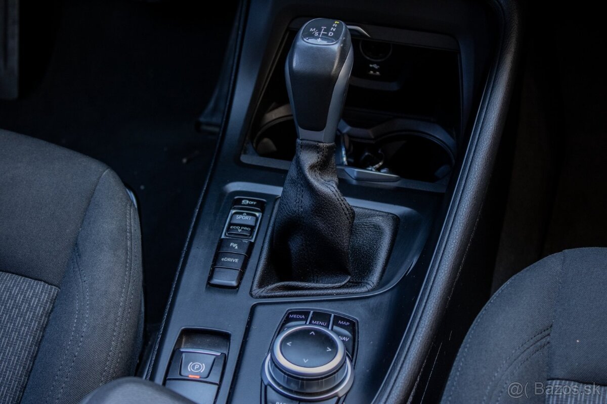 BMW X1 xDrive 25e / PANO / Head-UP / ACC - 17