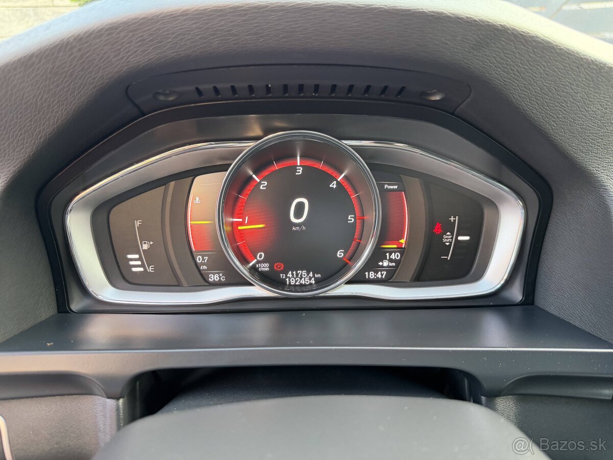 Volvo V60 2.0d 110kw D3 2017 Cross Country - 17