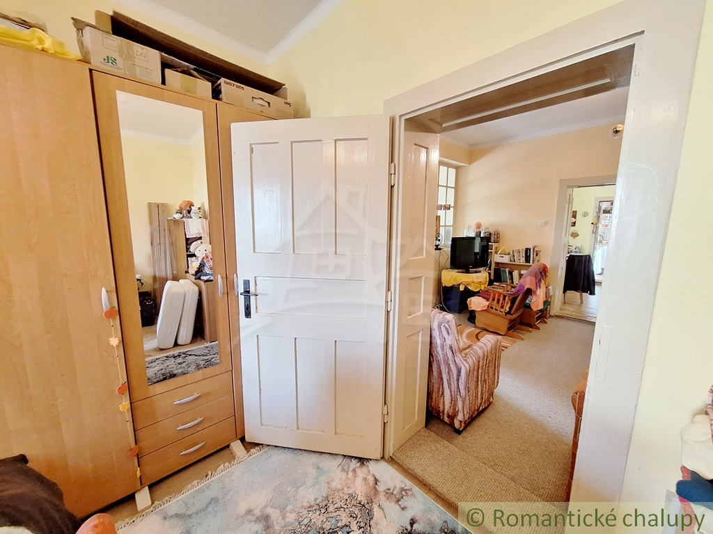 Ihneď obývateľný rodinný dom na rozľahlom pozemku na okraj - 17