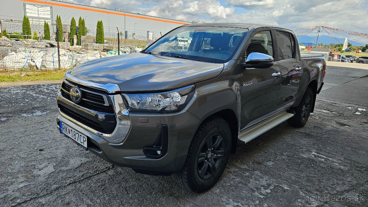 Toyota Hilux DC 2.8 I D-4D Active PLUS 4x4 A/T - 17