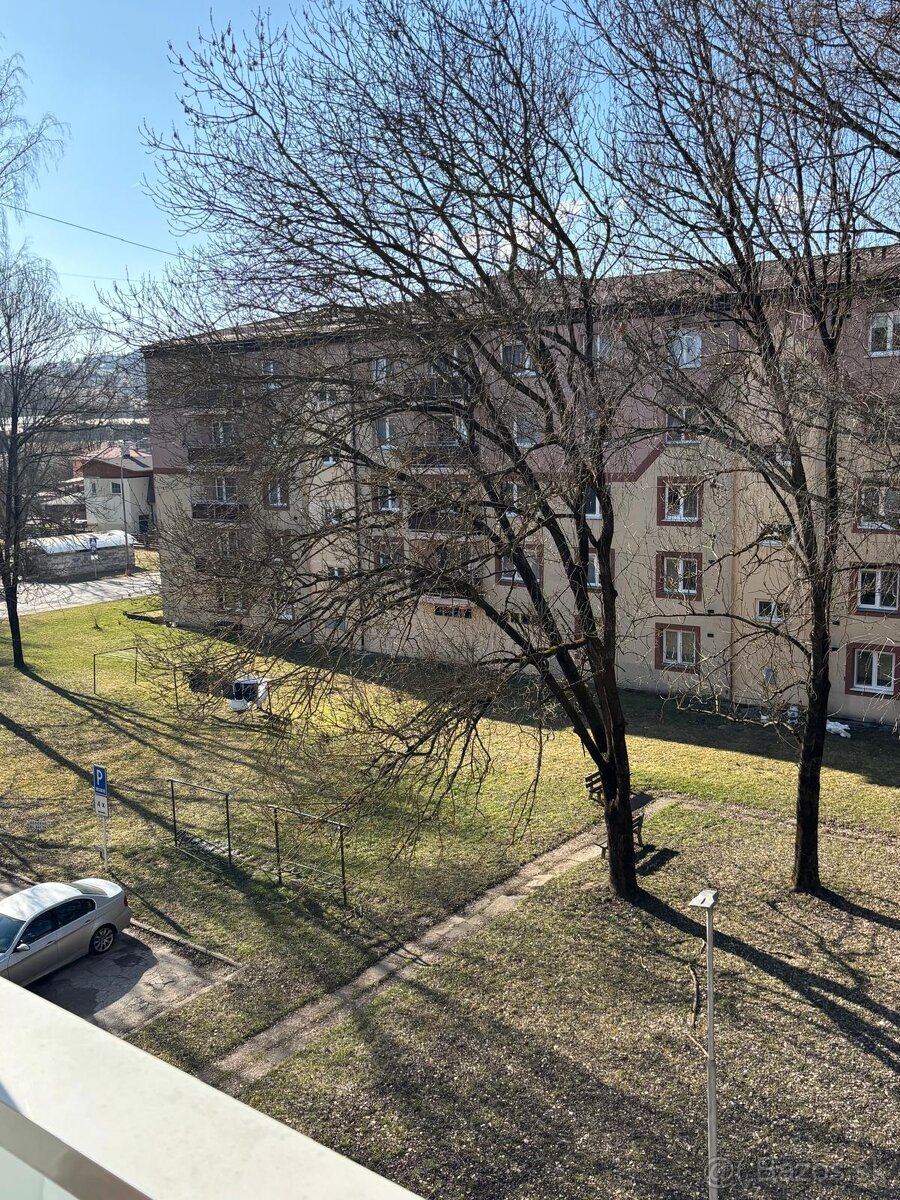 Predám 2-izbový byt v Brezne - 17