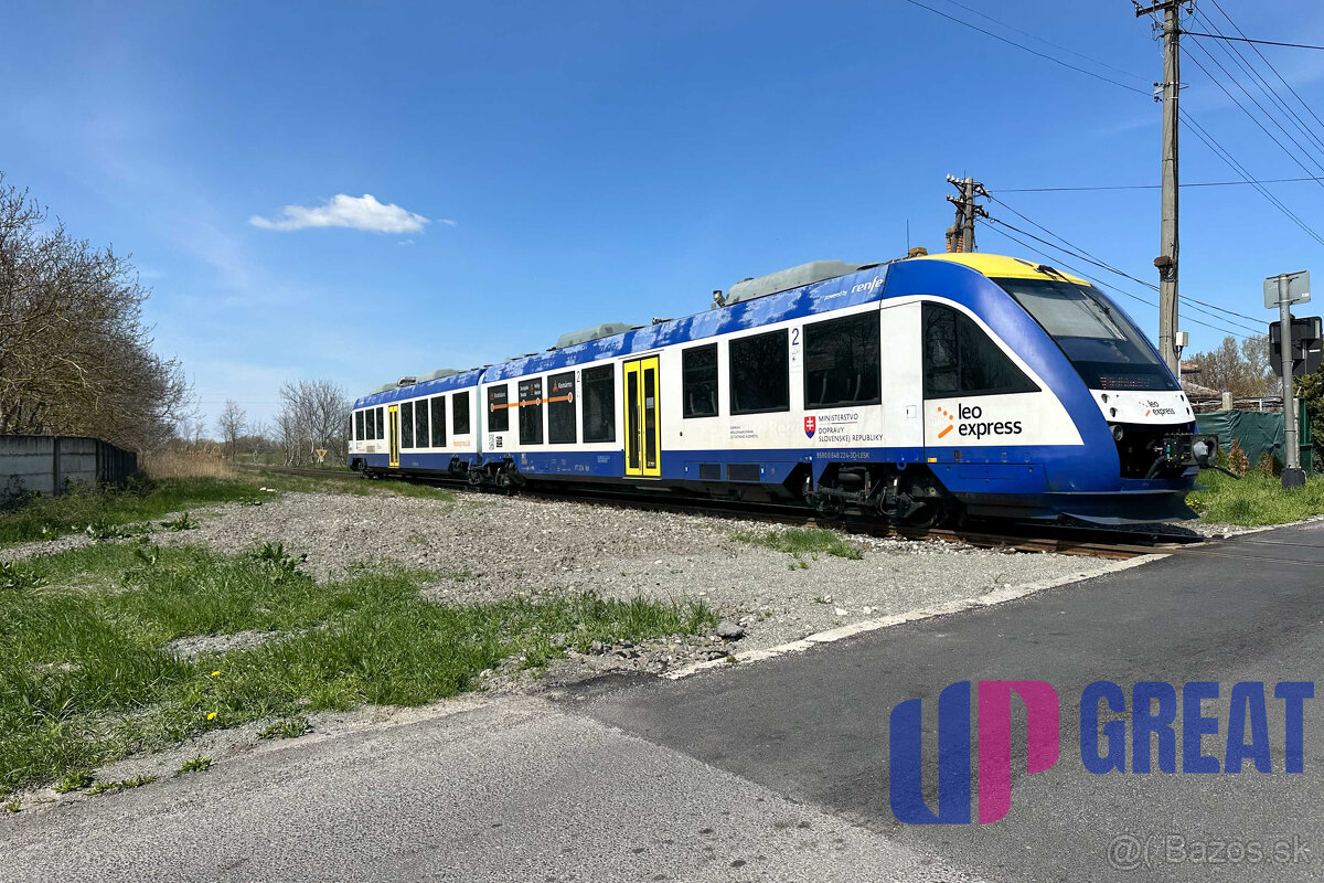 PREDAJ 3 izb. bytov v rodinnom dome, Macov, všetky IS - 17