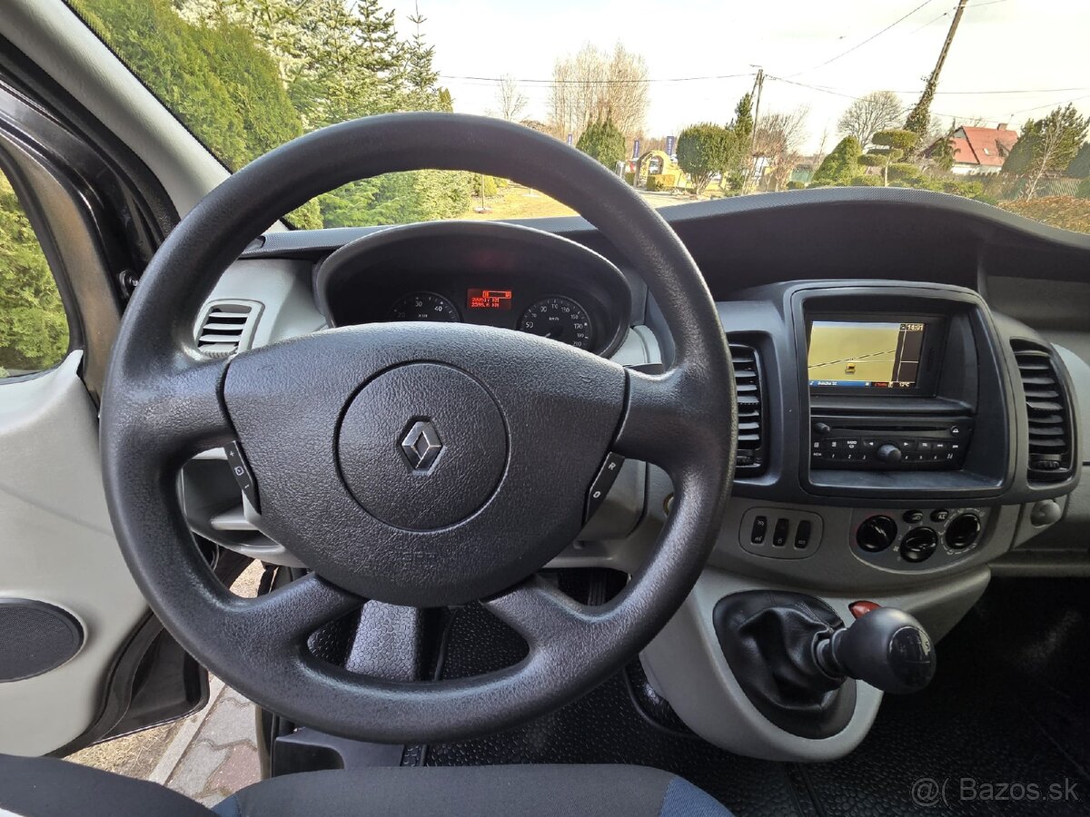 Predám 5 MIESTNU DODÁVKU Renault Trafic LONG - 17
