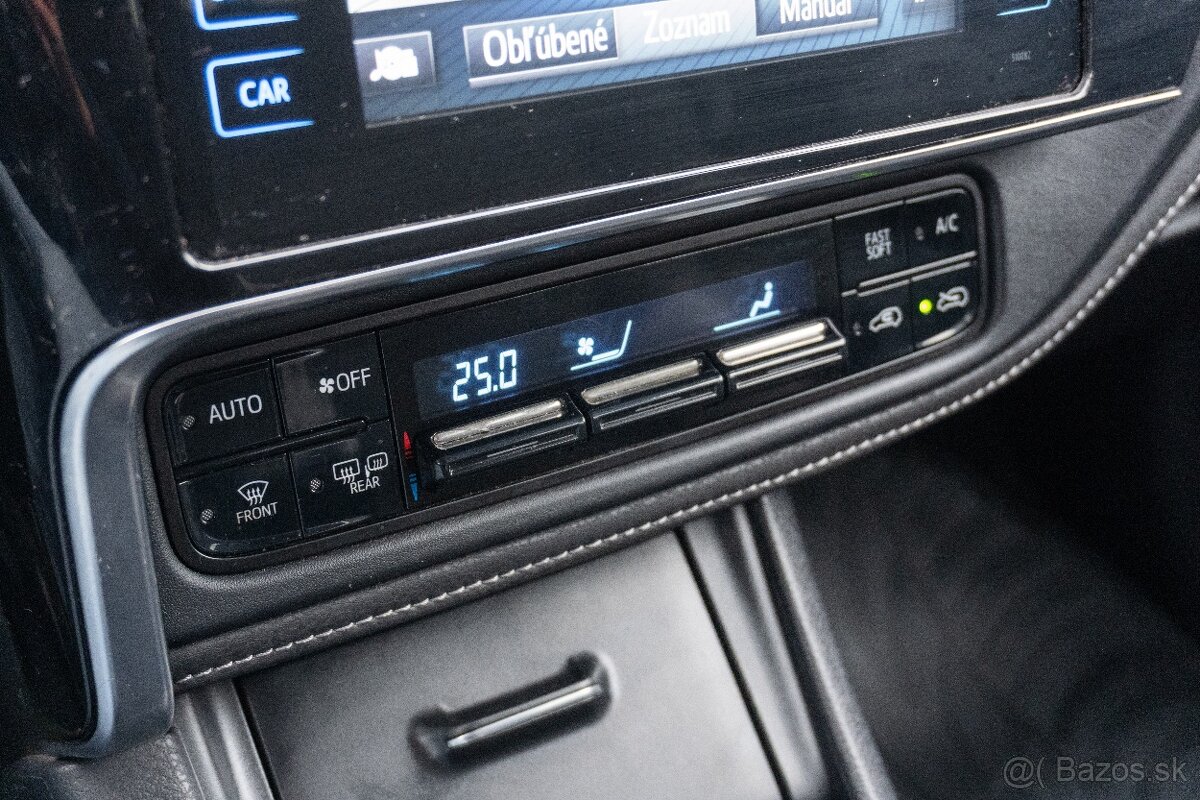 Toyota Auris Touring Sports 1.6 benzín - 17