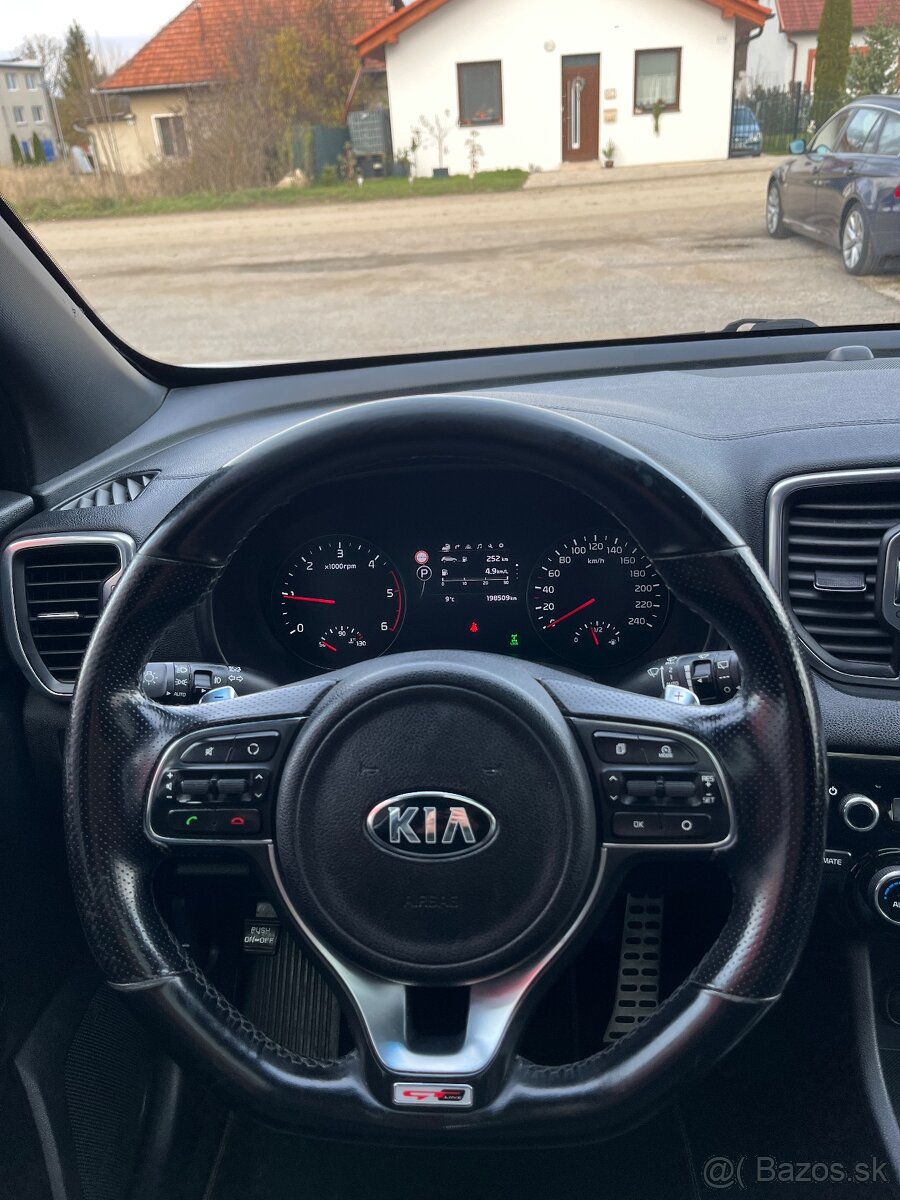 KIA Sportage 2.0 CRDi GT-Line = 4WD (4x4), A/T Panoráma = - 17