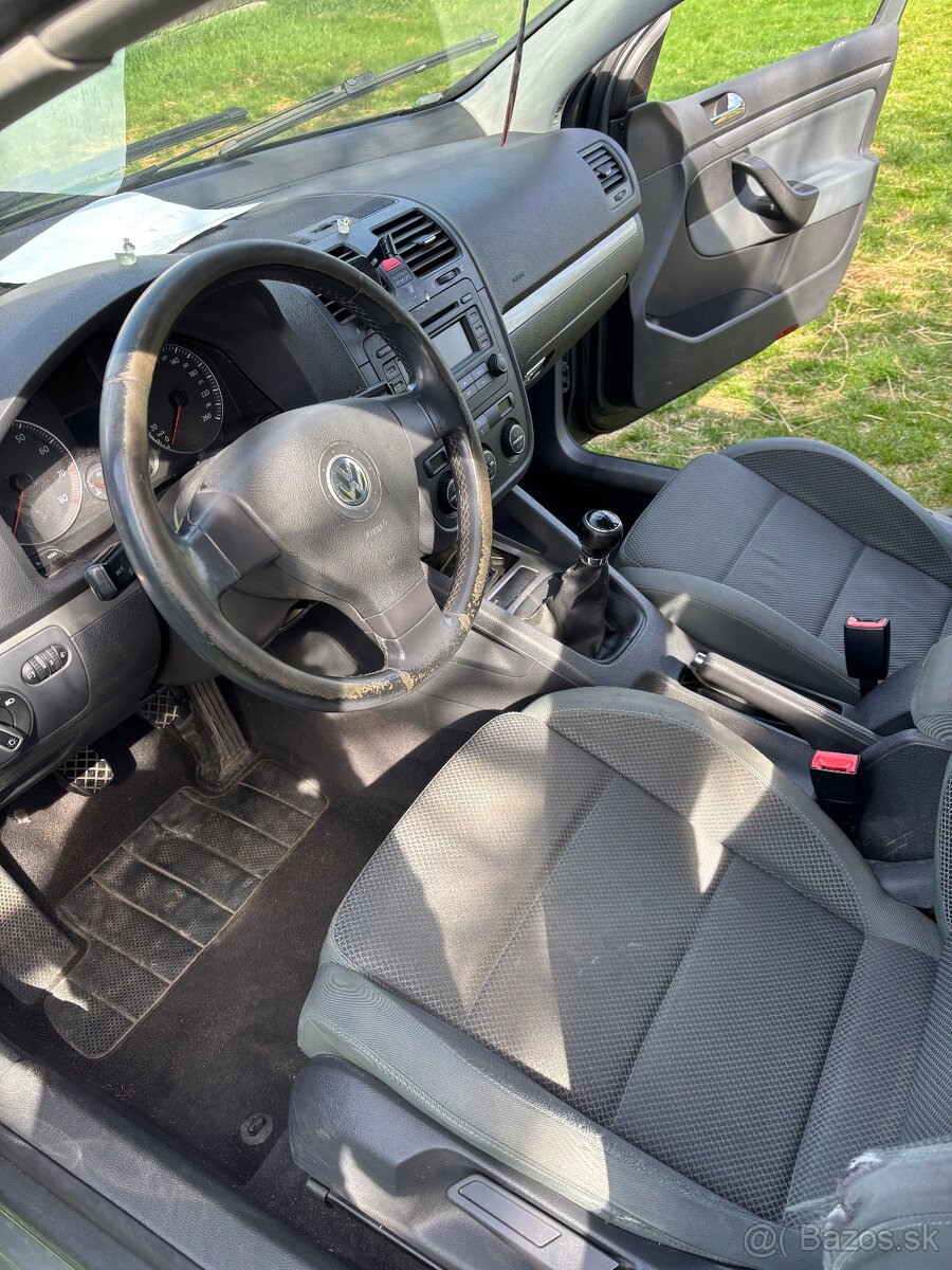 Volkswagen Golf - 17