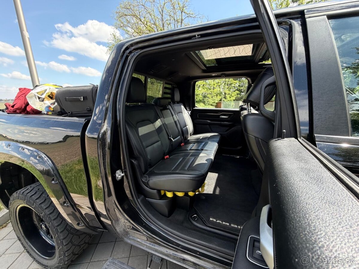 Dodge RAM 1500 Limited Edition - 17