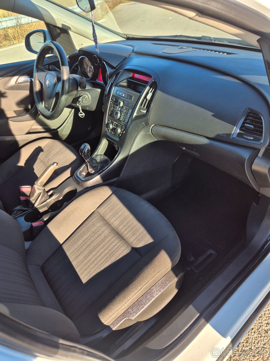 OPEL ASTRA 1.3CDTI 70KW ECOFLEX M5 2011 NOVÉ KÚPENÉ NA SK - 17