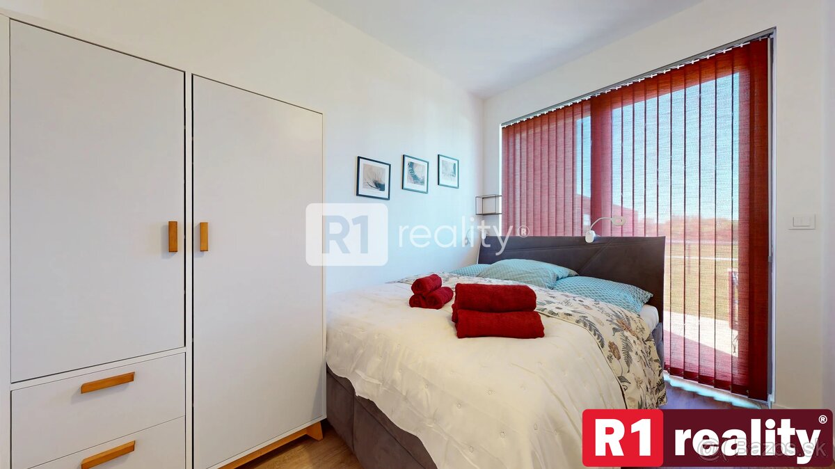 Na prenájom 2 izbový byt 45 m2 + terasa 15 m2 + 30 m2 predzá - 17