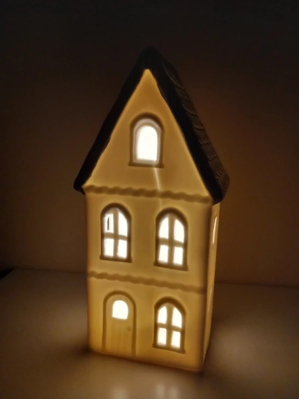Keramický Led domček vysoký 22x10,5x8 cm - 17