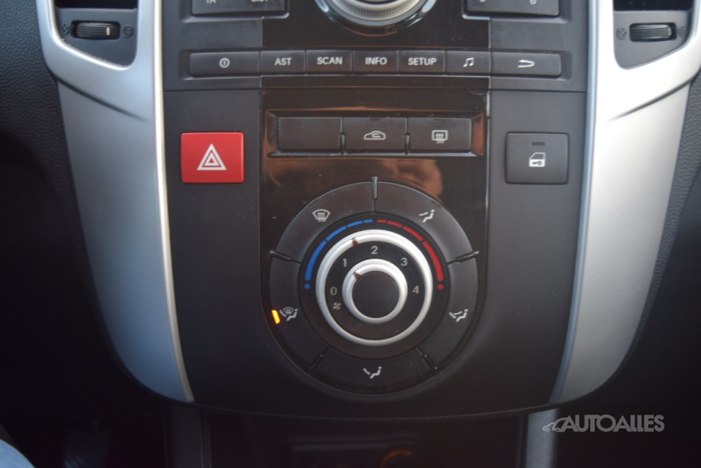 Kia Venga 1,4 i 66 kW - 17