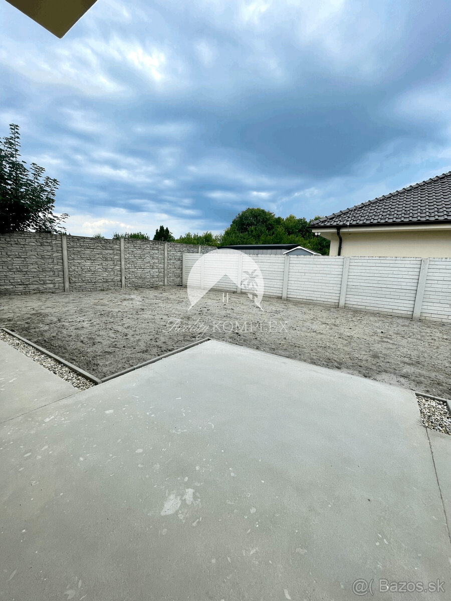 Reality KOMPLEX s.r.o. Vám ponúka luxusný rodinný dom v prém - 17