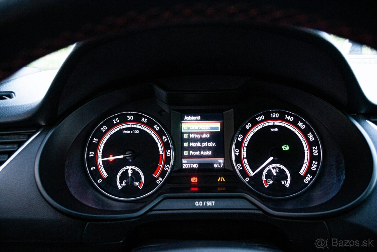 Škoda Octavia Combi 2.0 TDI RS DSG 4x4 - 17