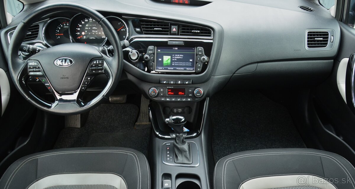 KIA Ceed 1.60 CRDi, Platinum, Automat, Xenon, TOP stav - 17