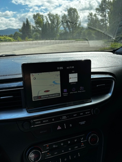 Predám KIA Cee’d Sporty Wagon 1.6 CRDi 136k Gold A/T - 17