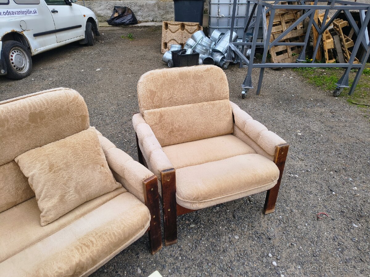 Predám koberce, nábytok, periny - 17