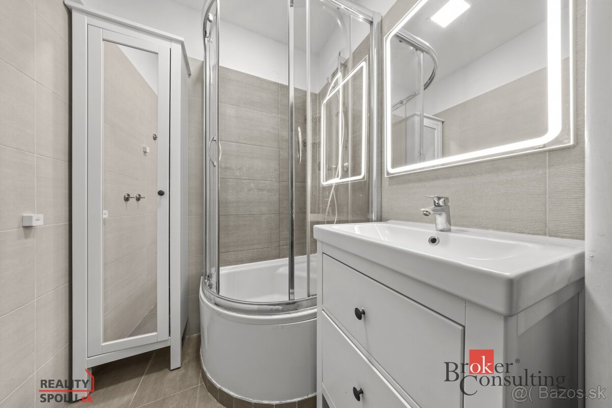 KOMPLETNE ZREKONŠTRUOVANÝ 4-IZBOVÝ BYT V RAČI – IHNEĎ VOĽNÝ - 17
