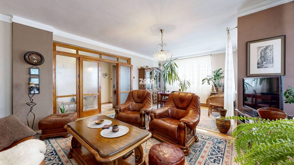 Vyšné Opátske - VÝNIMOČNÝ rod.dom 3 podlažný,10 izieb, - 17