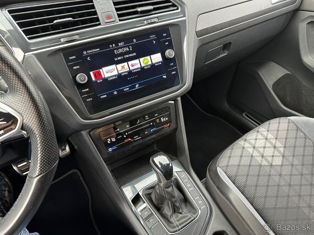 VW Tiguan R-Line 1.4 TSI 110kW + plug-in hybrid - 17