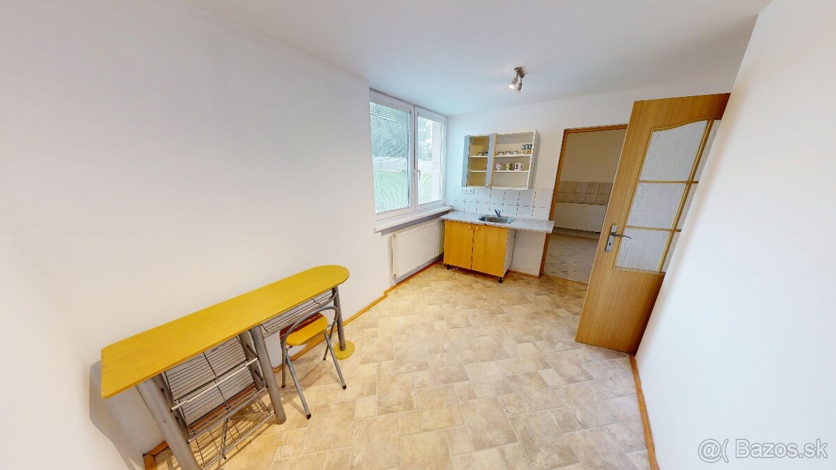 Rodinný dom vhodný na podnikanie s výbornou polohou - 17