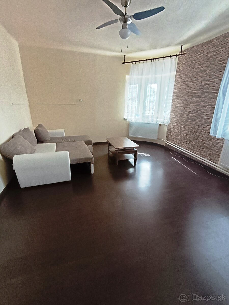 Na predaj veľký, pekný RD v Hosticiach - 17