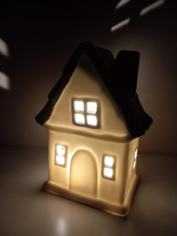 Keramický Led domček 16,5x12x8 cm - 17