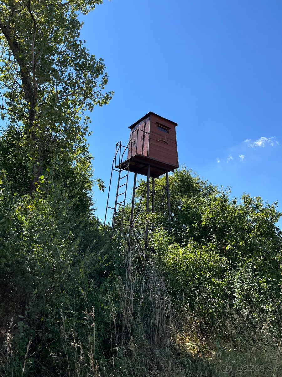 Na predaj pozemok o rozlohe 292000 m2 s poľovníckou chatou - 17