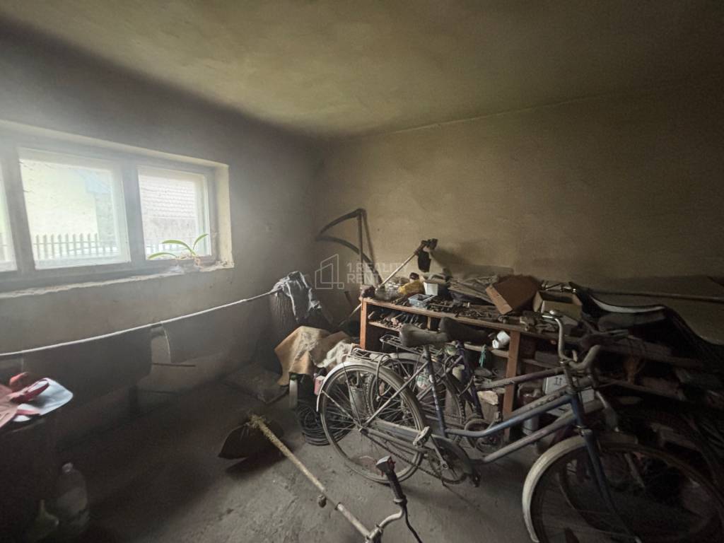 Predaj pôvodného RD v pokojnej časti Budatínska Lehota - 17