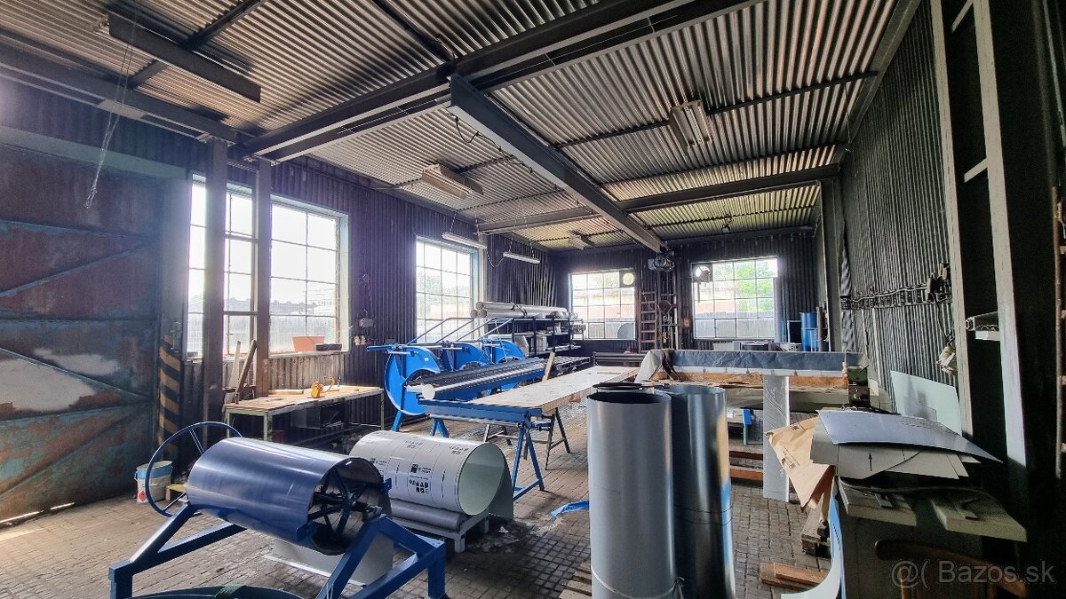 Výrobno - skladový areál Bošany, pozemok 5000 m2, žeriav - 17