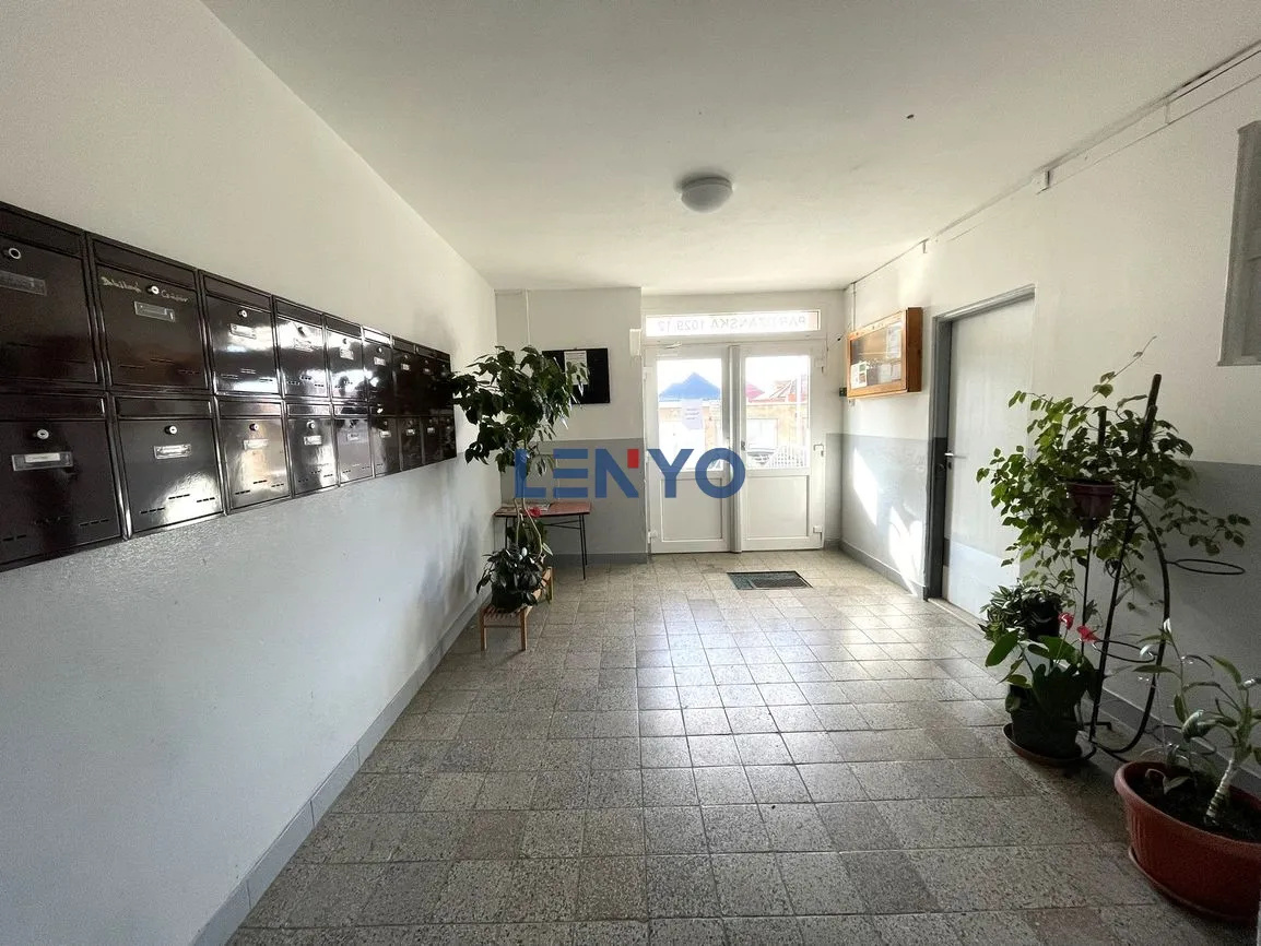 Prenájom - Veľký 2,5-izbový byt 64m² s balkónom - 17