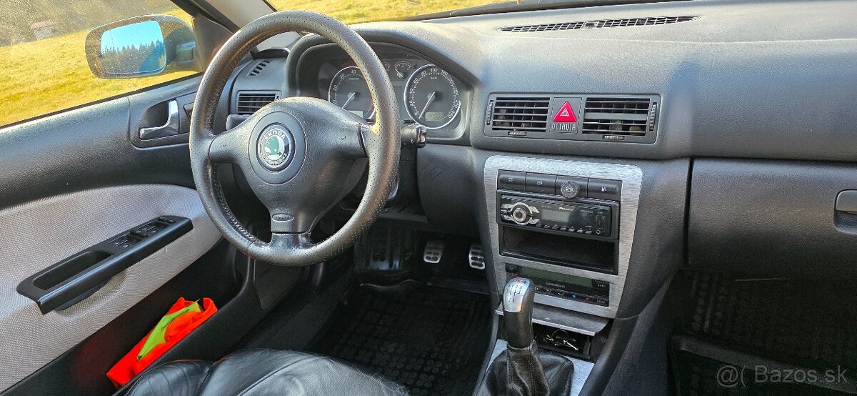 Škoda Octavia 1.8T 4x4 sedan - 17