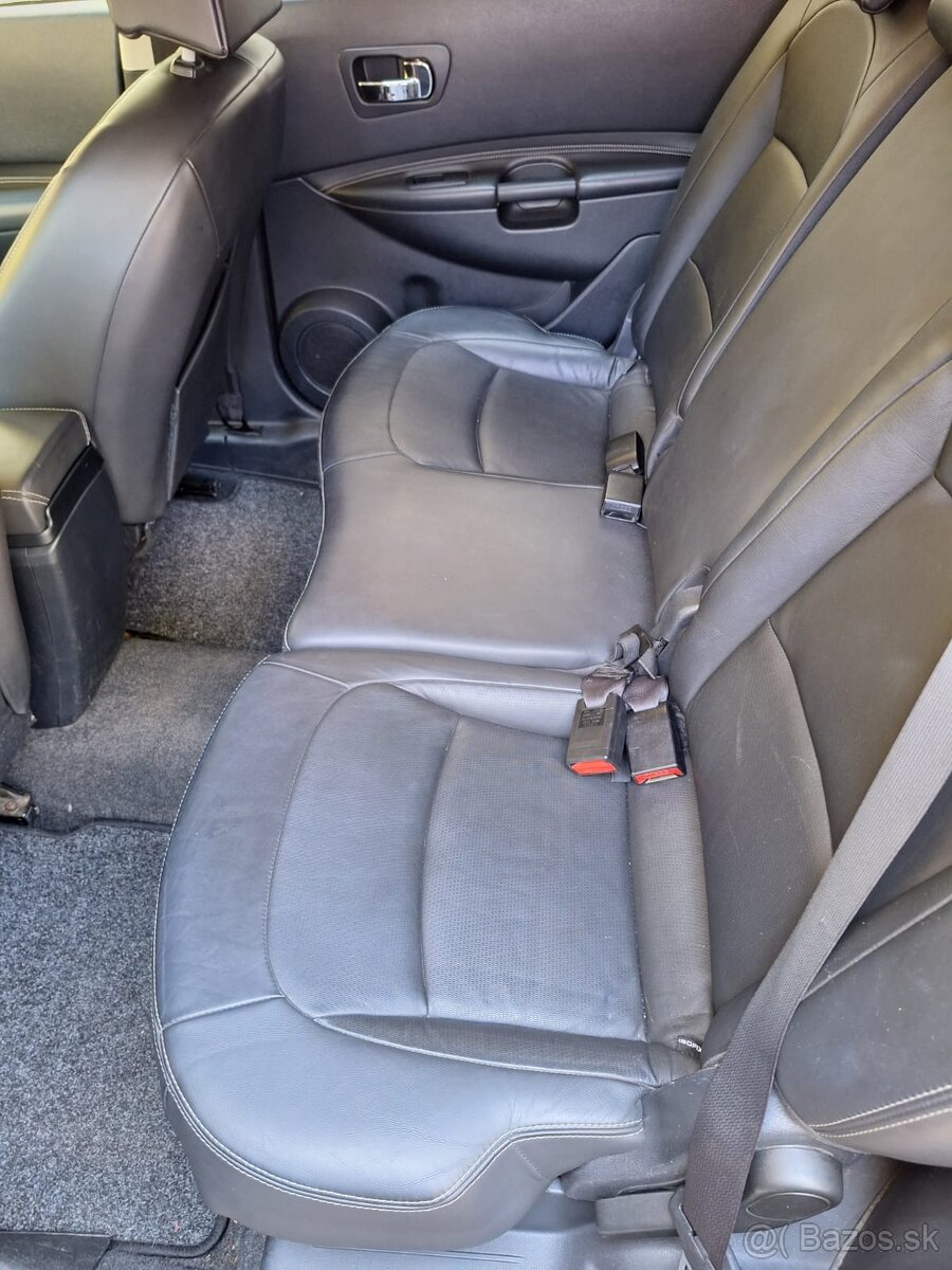 Nissan Qashqai +2 - 17